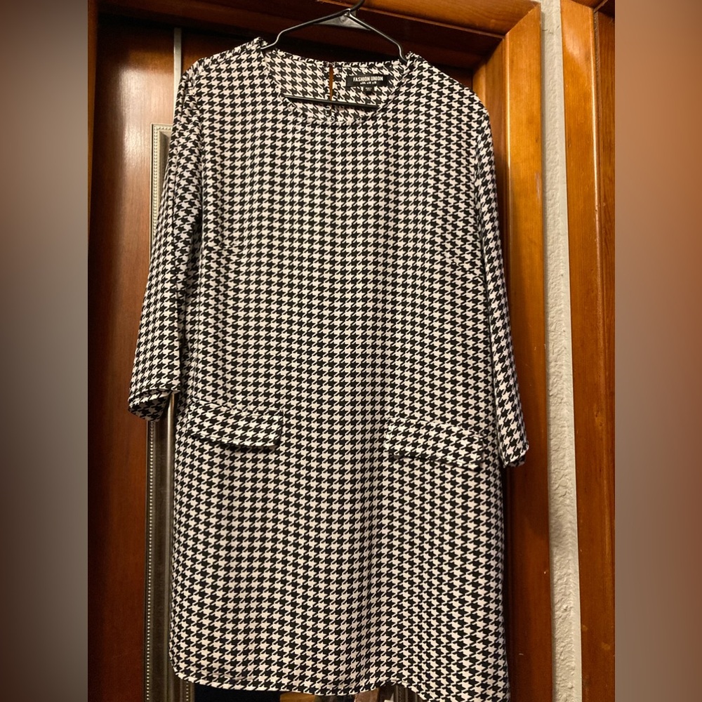 Houndstooth Woman’s Blouse